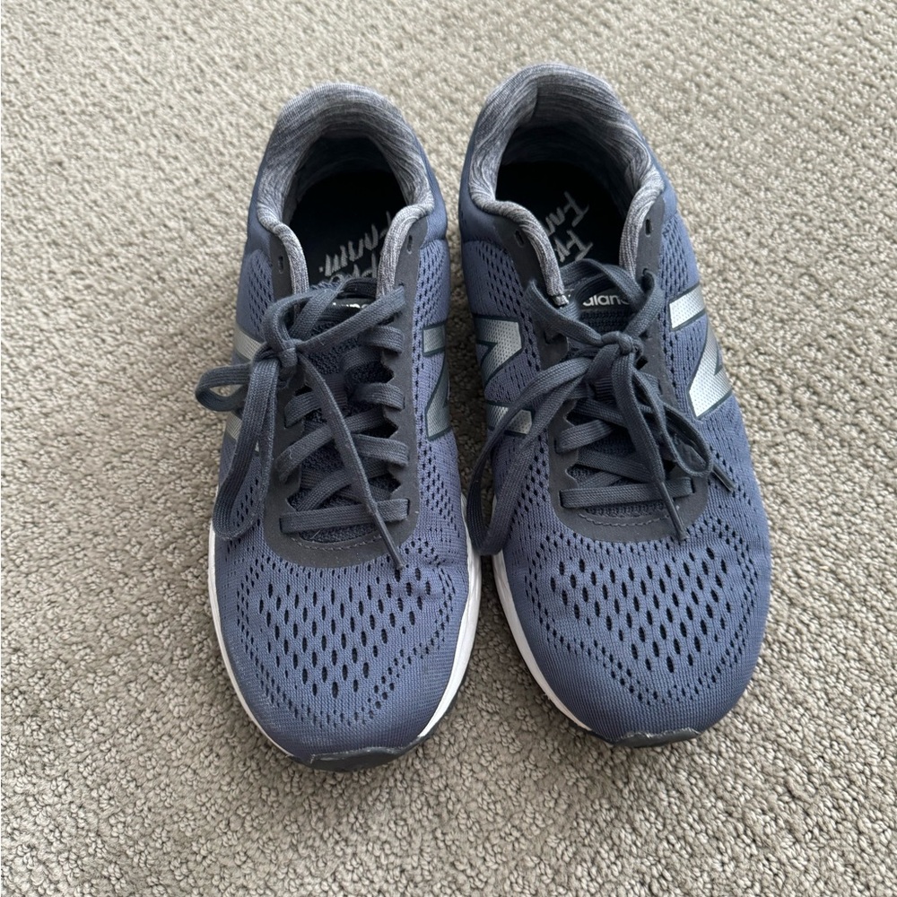 EUC New Balance Fresh Foam Womens Sneakers Size 8.5